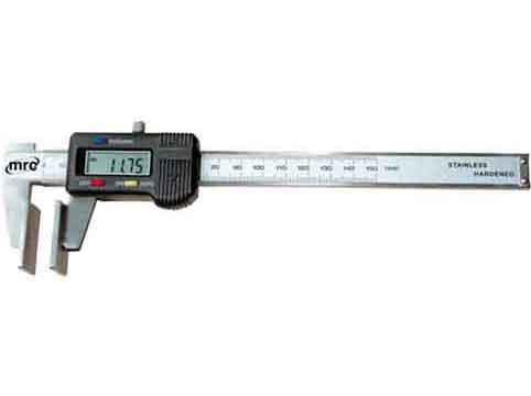 Digital Calipers with Broad Measuring Faces